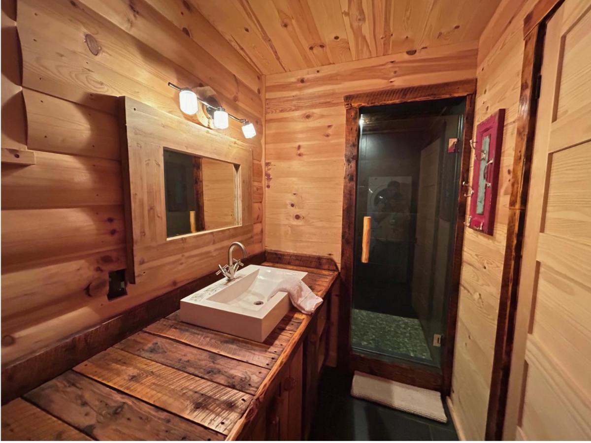 לה מלבאי Husky - Chalets De Moh - Jacuzzi מראה חיצוני תמונה